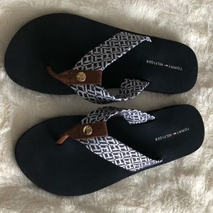 Tommy Hilfiger Flip Flops NWOT